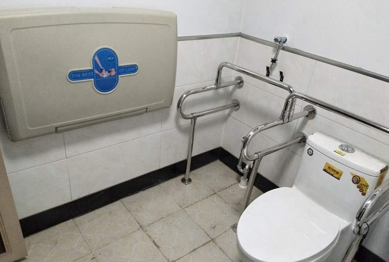 枫港乡农贸市场移动厕所